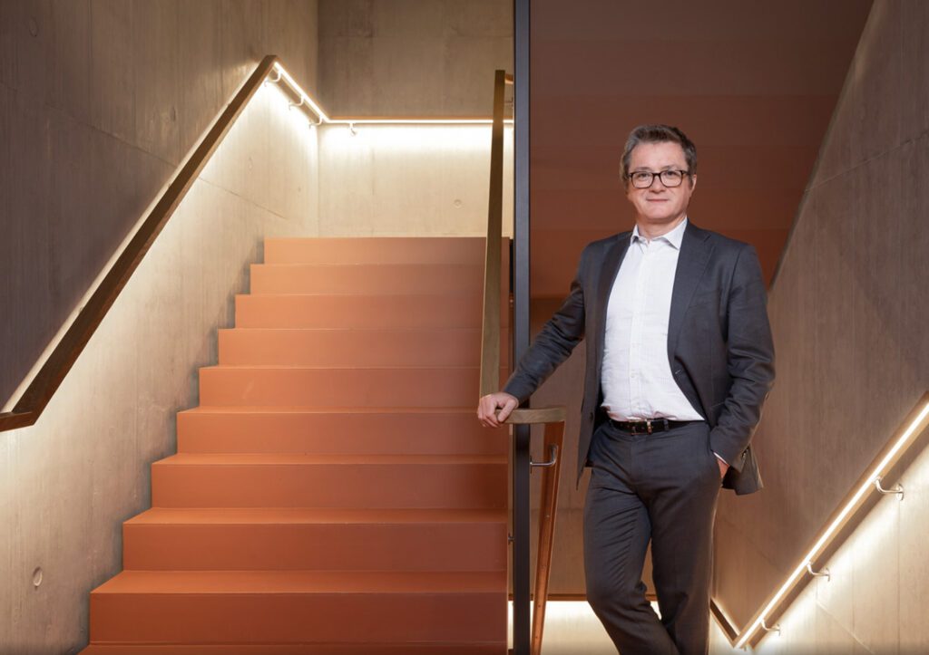Portrait professionnel en situation : une image qui raconte votre rôle